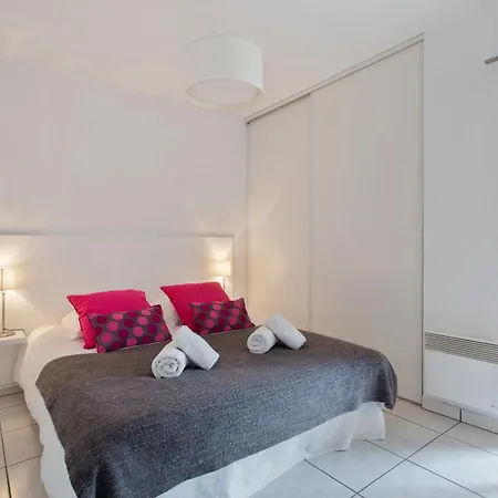 Kosyhome Donibane 2 Pieces Terrasse Plage Et Centre A Pied Apercu Mer Ciboure